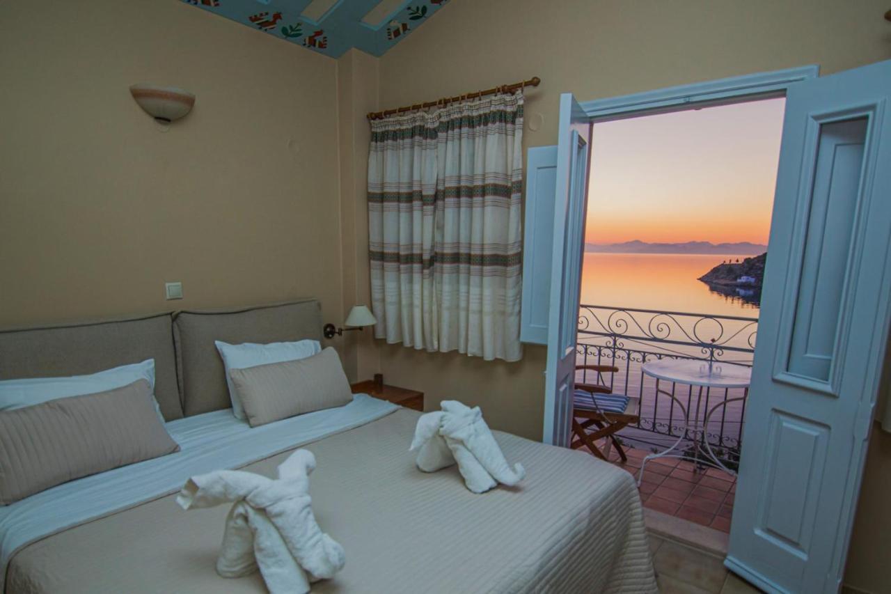 Niriides Hotel Apartments Sými Esterno foto