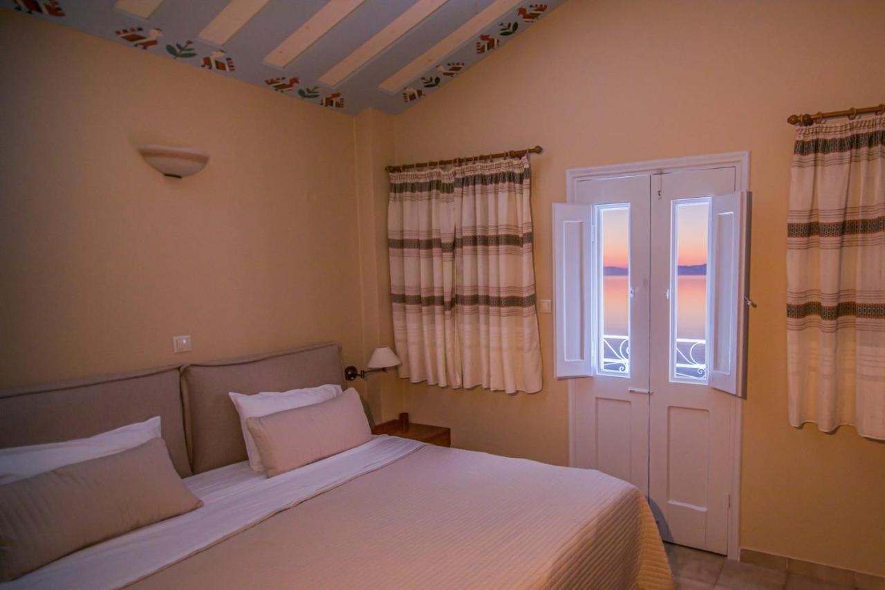 Niriides Hotel Apartments Sými Esterno foto
