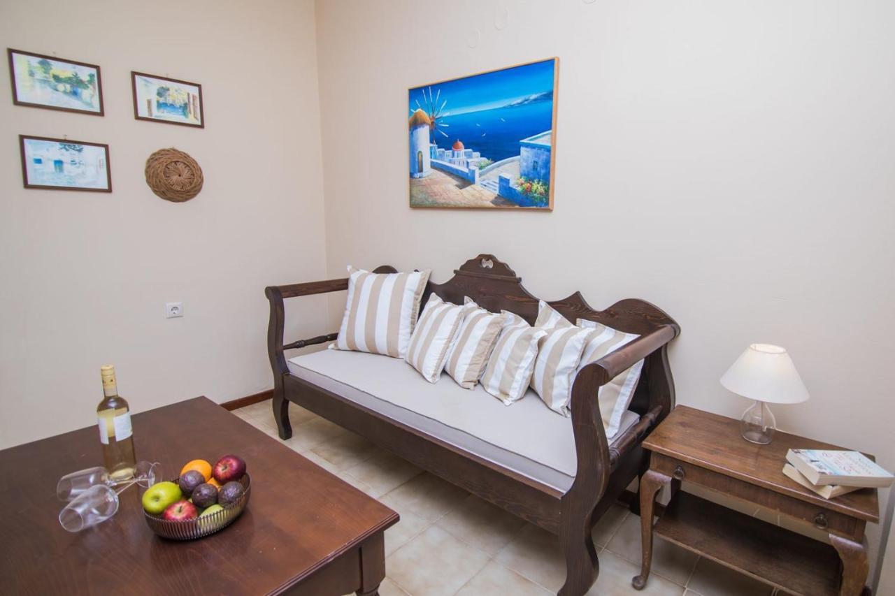Niriides Hotel Apartments Sými Esterno foto