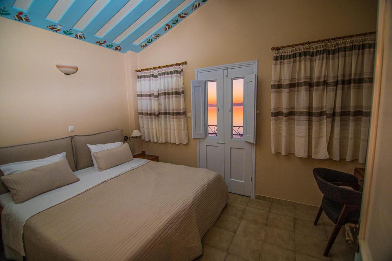 Niriides Hotel Apartments Sými Esterno foto
