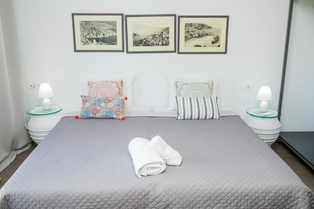 Niriides Hotel Apartments Sými Esterno foto