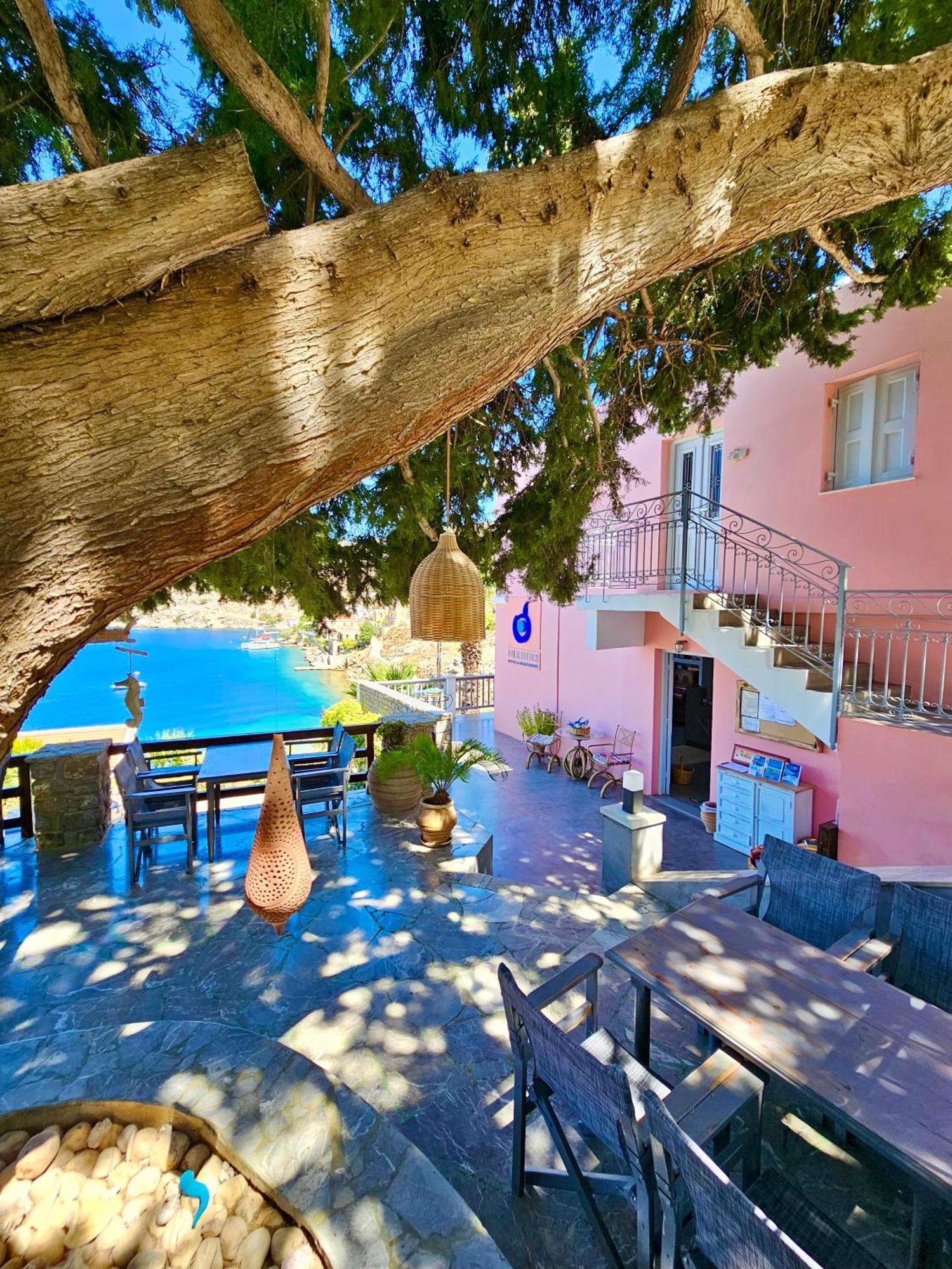 Niriides Hotel Apartments Sými Esterno foto